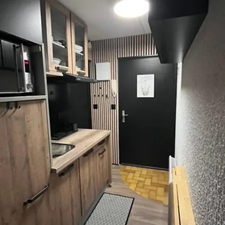 דירה Pratique A Avec Parking Couvert Prive - Fr-1-693-119 *